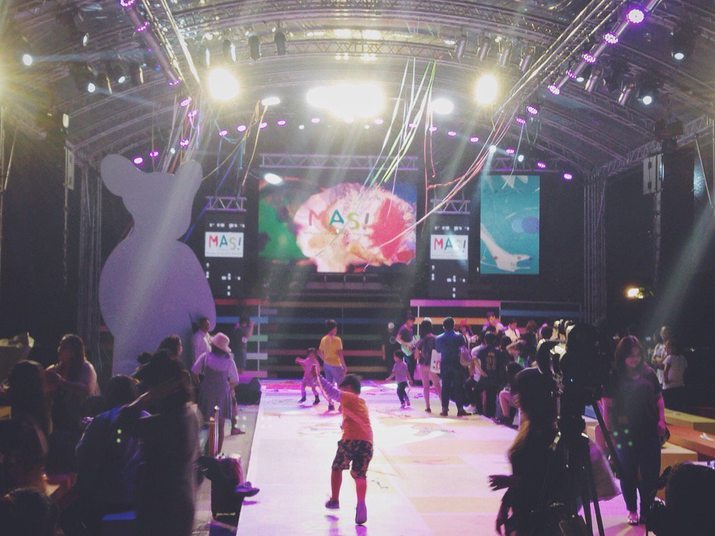 DjMaxBerardi's tweet photo. Attended Style Origins show with @kimcrooz
#LovEmSoMAS #ILoveBHS #iLoveAyalaMalls #BHSStyleOrigin https://t.co/2U5qAFYfC9