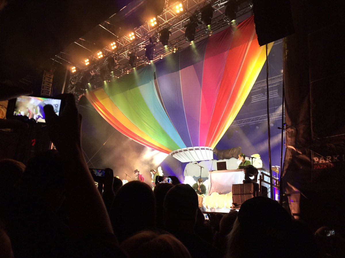 anna_3899's tweet photo. @alligatoah war gestern einfach nur wieder richtig super!🙌🏻 https://t.co/tqvkLGB6tn