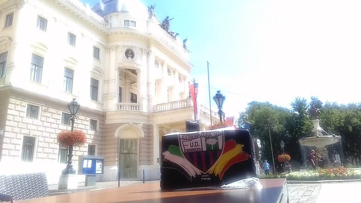 AngelAlberto__'s tweet photo. El @EXT_UD también en Bratislava (Eslovaquia) con @brigadasbellote https://t.co/txsKmUI7Sz