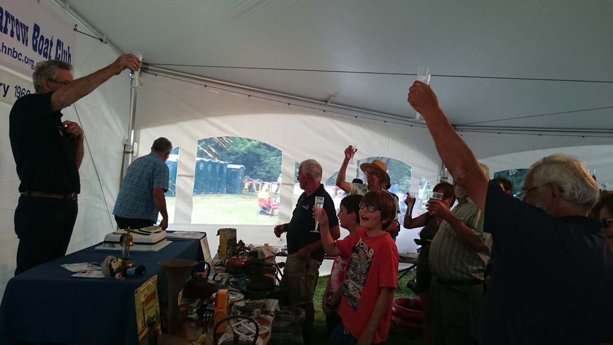 Happy 50th anniversary to the Historic Narrow Boat Club! Having a fantastic weekend in Woking thanks <a href="/BasingstokeCS/">The Basingstoke Canal Society</a>