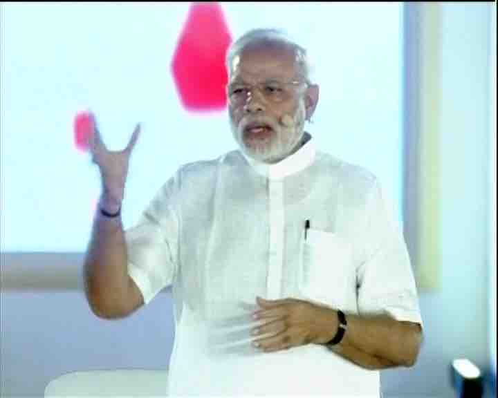 abplive's tweet photo. #ModiDirect स्वच्छता अभियान सफाई के लिए लड़ाई है और गरीबों की सबसे बड़ी मदद है. https://t.co/NlyXPNSkPf https://t.co/U8A4DX9eiv