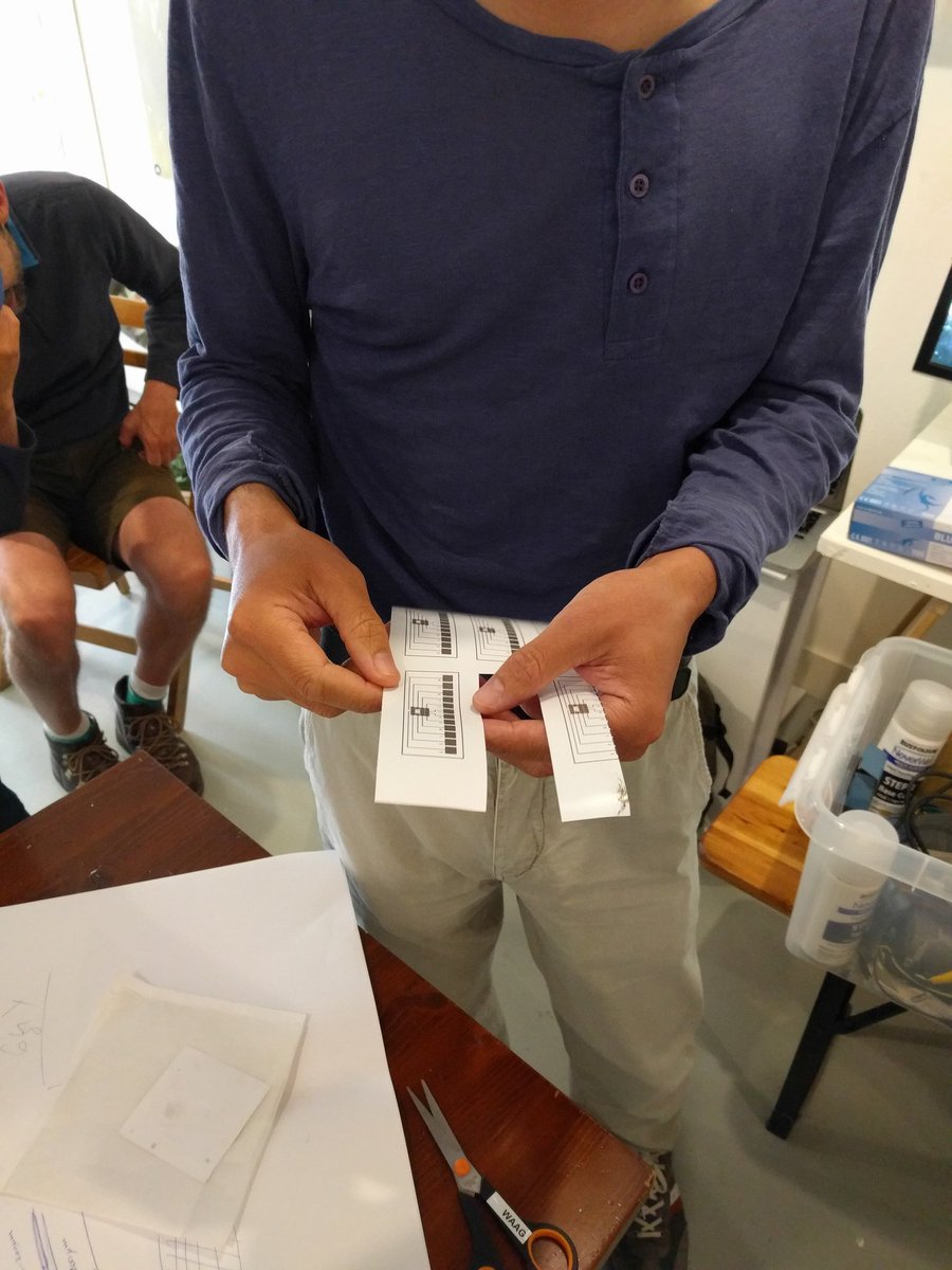 bravescience's tweet image. #digibio #microfluidics workshop! Biology goes Digital @ryanfobel