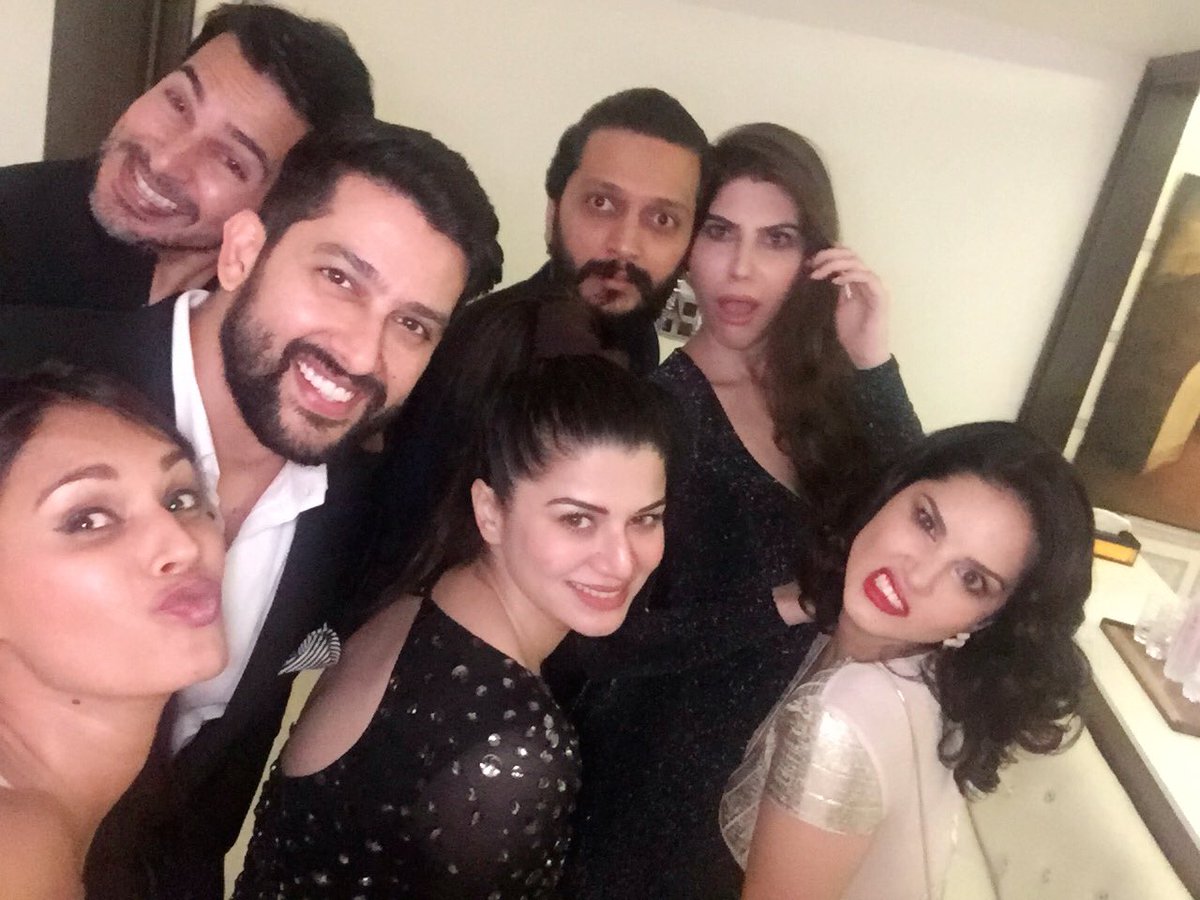 SunnyLeone's tweet image. Good times last night! @Riteishd @DinoMorea9 @AftabShivdasani @911Yusuf Tomas Moucka @_iamnaaz_