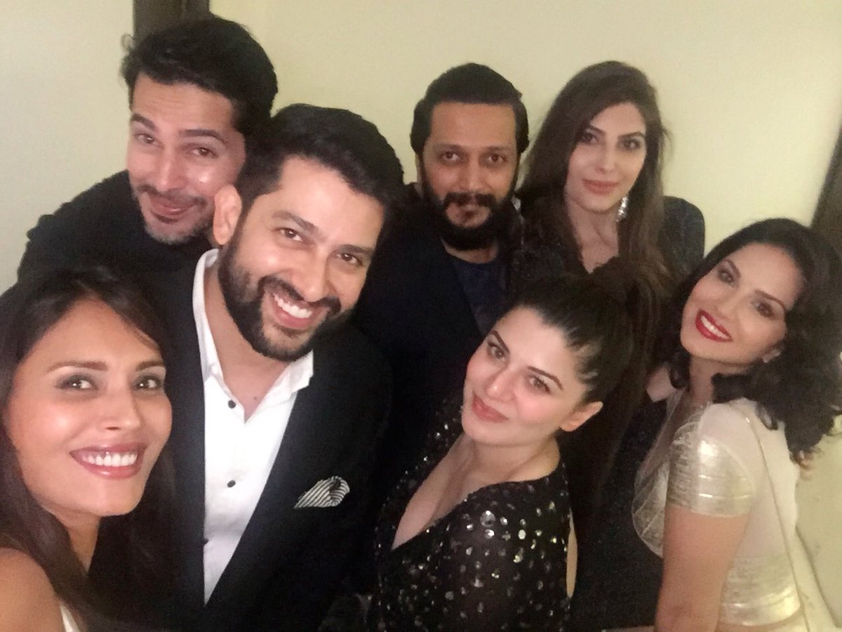 SunnyLeone's tweet image. Good times last night! @Riteishd @DinoMorea9 @AftabShivdasani @911Yusuf Tomas Moucka @_iamnaaz_