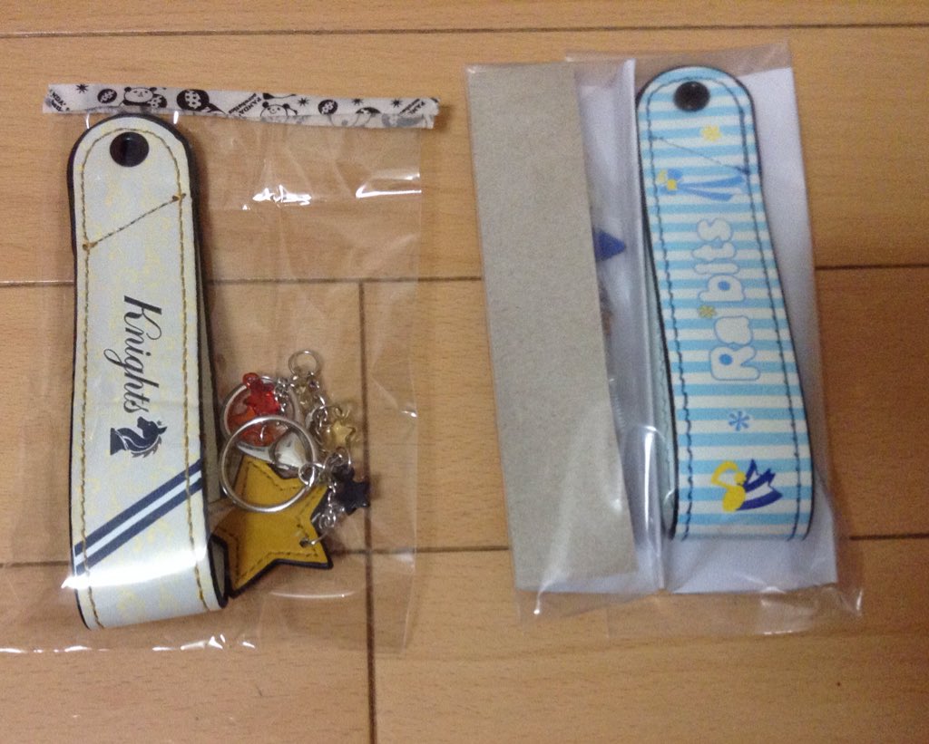 3960_free's tweet photo. 【譲渡】あんスタ グッズ整理の為お譲り致します。

譲→画像参照
求→定価＋送料

Knightsのカップホルダーに関しては金額相談させていただこうかと思っております。

以下条件になります。→ https://t.co/JxEN6SnWXz