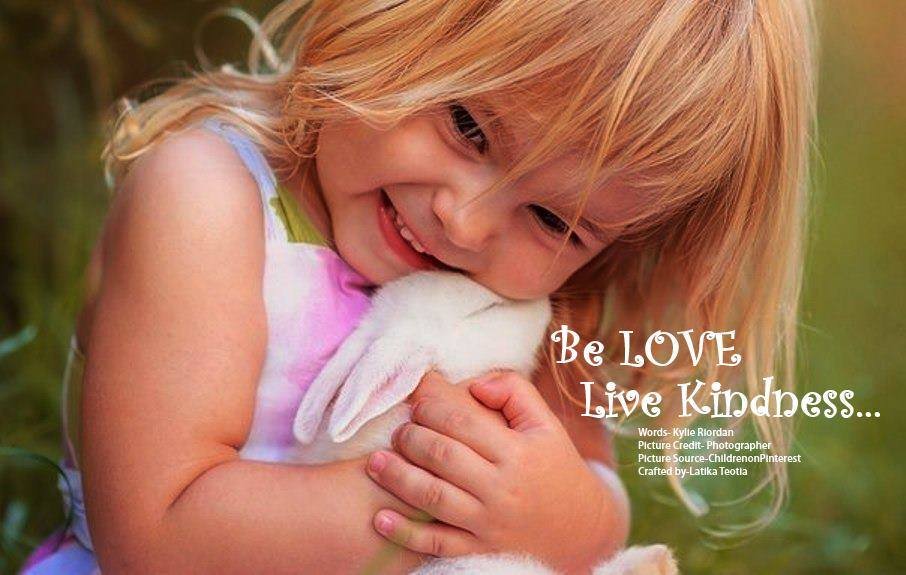 Доброта дети. Отцы и дети. С детьми он ласковый. С детьми он ласковый. Фотосессия с малышом на природе.