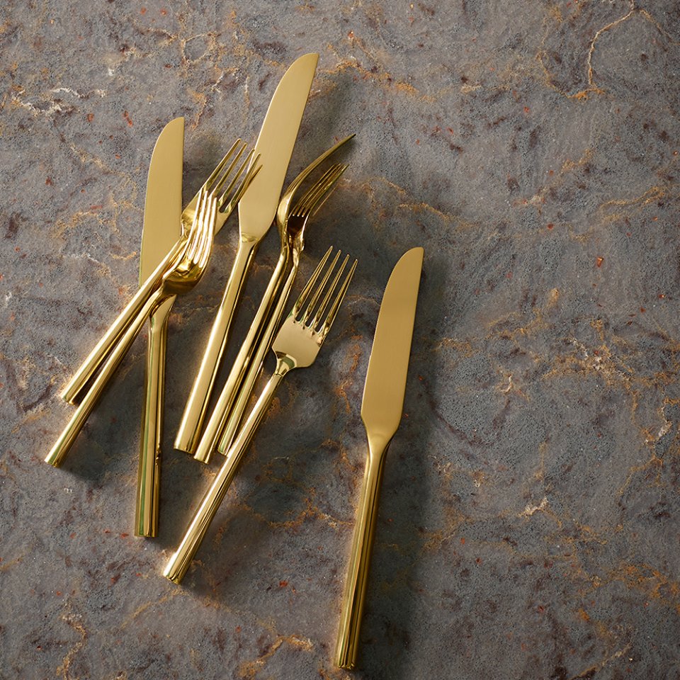 Duracite's tweet photo. So much love for this incredible countertop from @SilestoneNA. The metallic veining is stunning! Style = copper mist https://t.co/LLnUKXEO4x