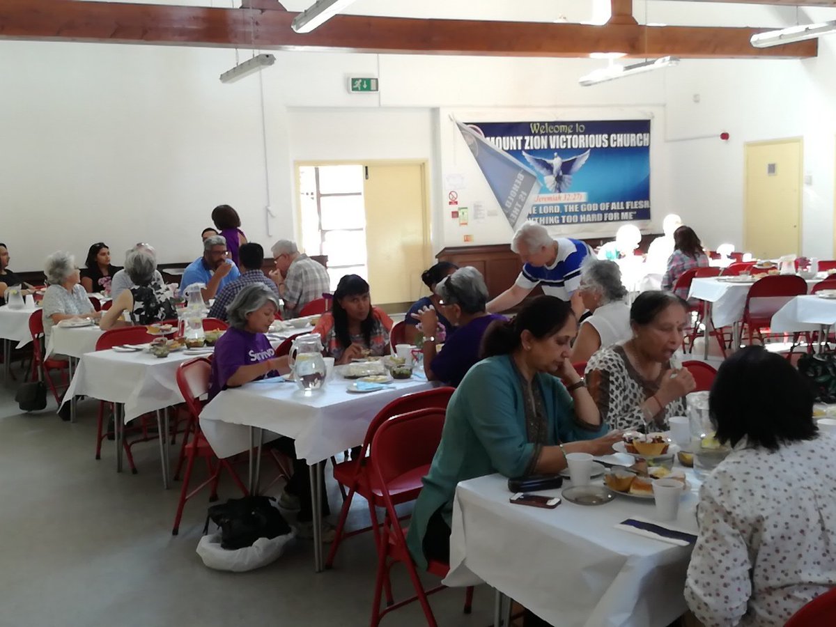 HarrowCarers's tweet photo. @rflharrow @CR_UK great to see so many faces at Afternoon SURVIVORS Tea https://t.co/Pr2jrF7qwB