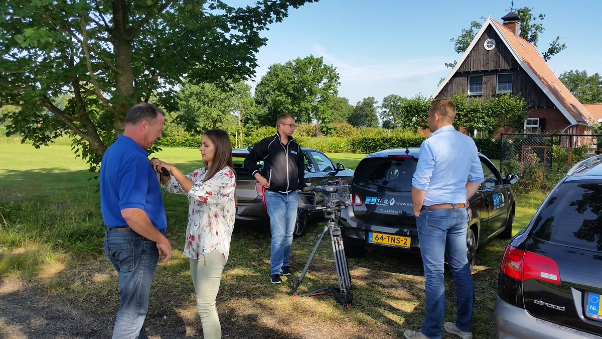 Bijna 16.00 uur: Tv aan, kop koffie erbij en kijken, RTL4 WoonTips met medewerking van Aannemersbedrijf Mulder.