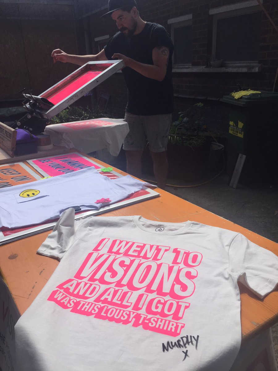 GiggypopApp's tweet image. Freshly screen-printed shirt by @PositivePress__ at @VisionsFestival
Thx pals! 💖🎽