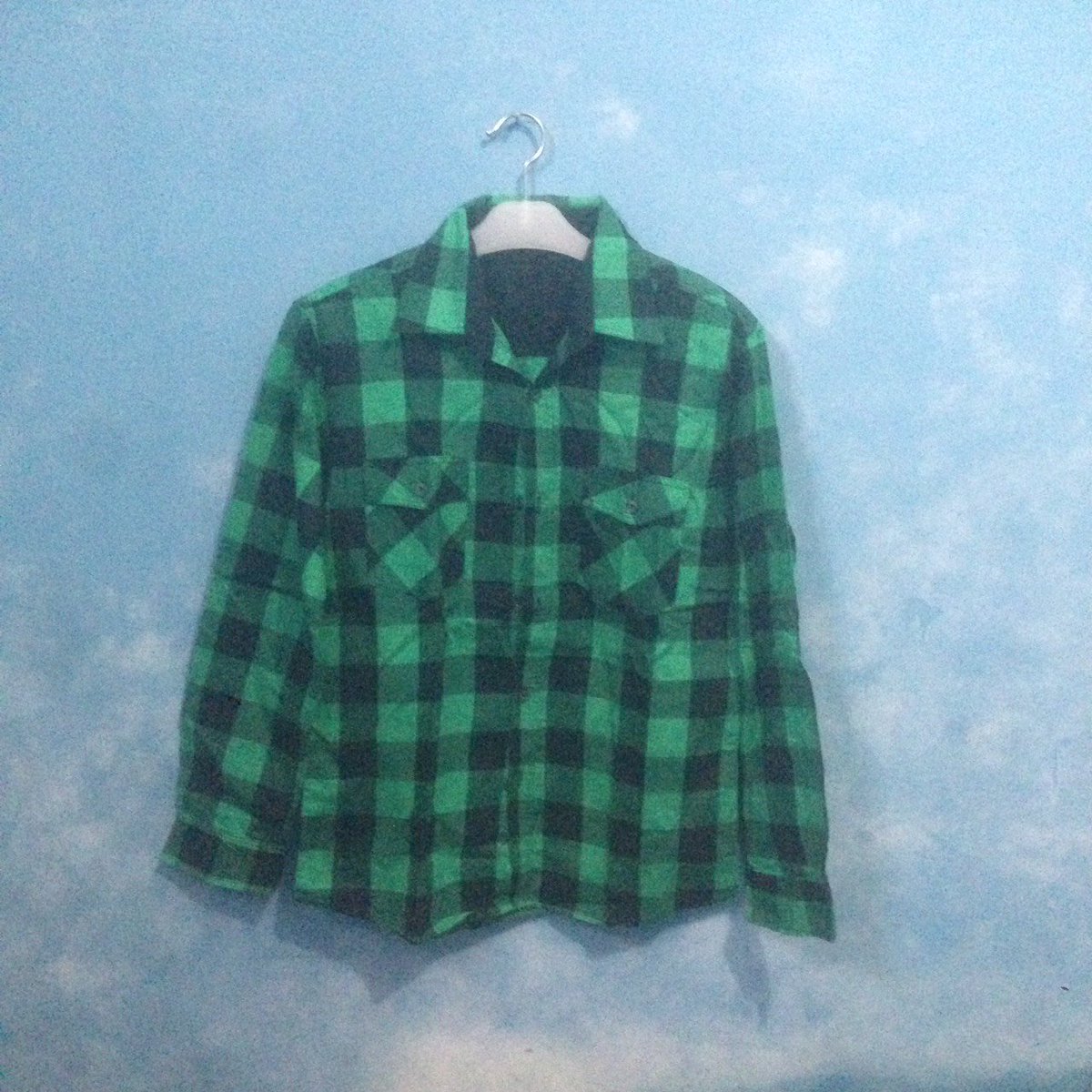 #LJB2 kemeja buat mejeng di mall keren juga bg, masih 20k, ga rela? Naikin.