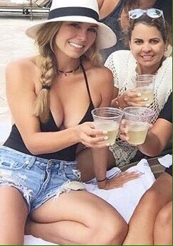 _EVIDENCIAS_'s tweet photo. Jajajajajajaja Sumo Wrestler @Elygutierrez19  is back  #cornuda #gordapendeja 😂😂😂😂😂😂 https://t.co/vR8uqGwzCr