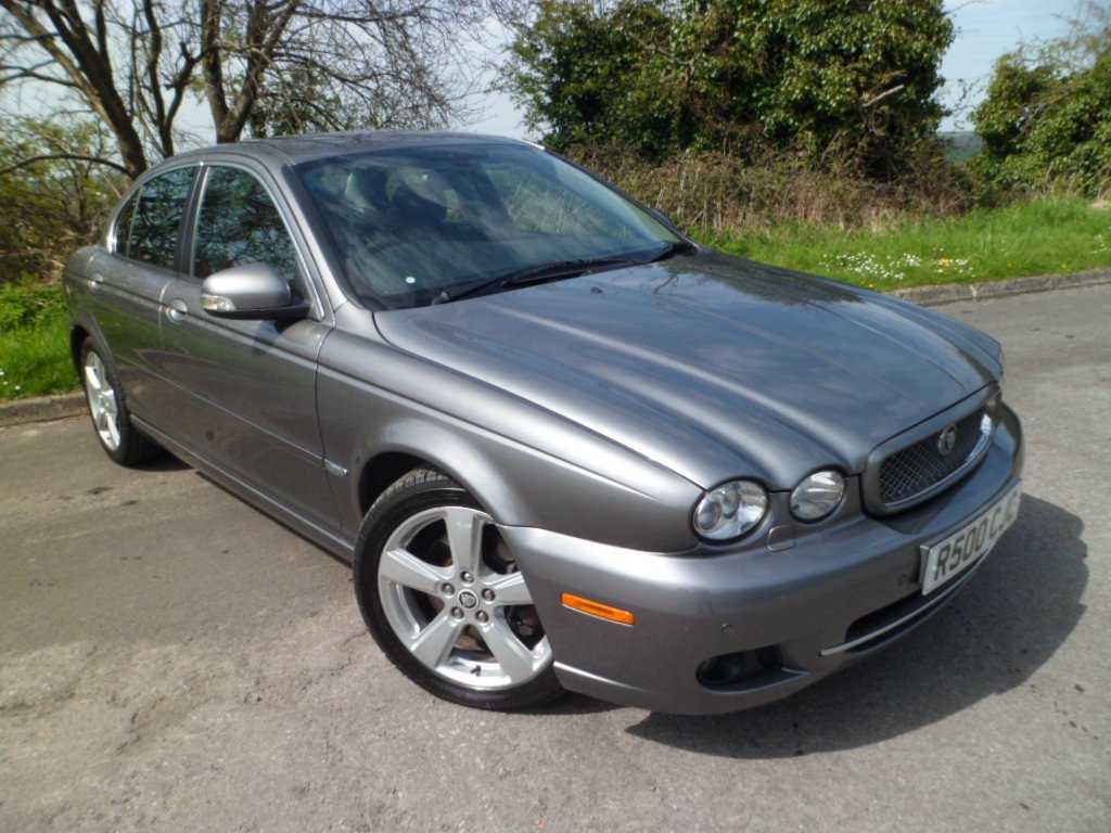 HTLltd10's tweet photo. Always wanted to own a JAG well here is a beaut! Only £4995 with full jaguar service history and full leather https://t.co/kFoczmtNYu