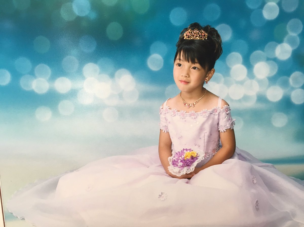 r_ya2669's tweet photo. ６歳の時の写真が出てきた。
今年２０歳だから１４年前（´-`）.｡oO（

家族みんなに「顔変わってな！！」って言われた（笑） https://t.co/3pgSVWQzAa
