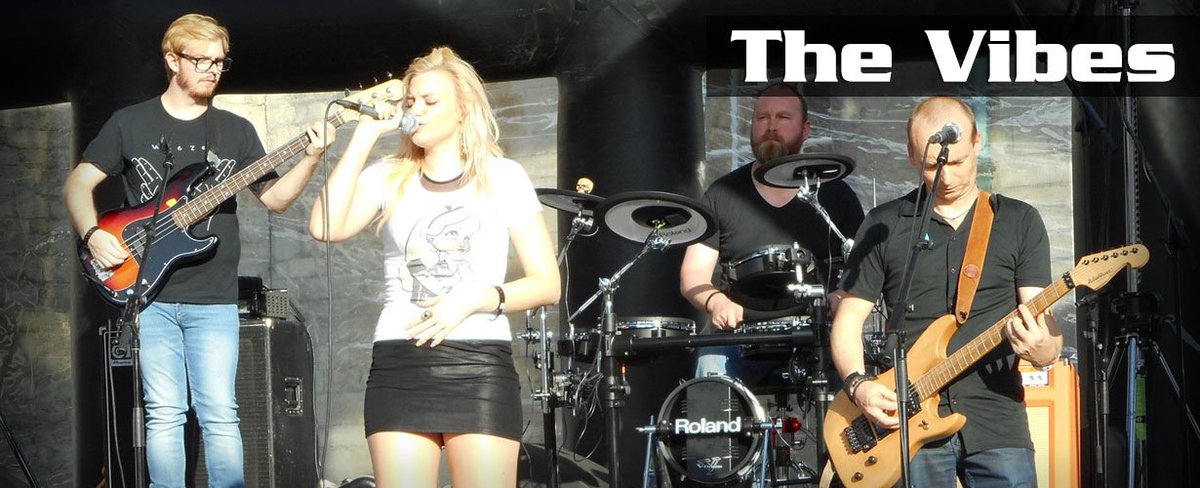 alleCoverbands's tweet photo. #Coverband The Vibes op het podium van https://t.co/68thElbKXU
#pop #rock #medley #mashup #party #feest #huwelijk https://t.co/waHiiu8MXv