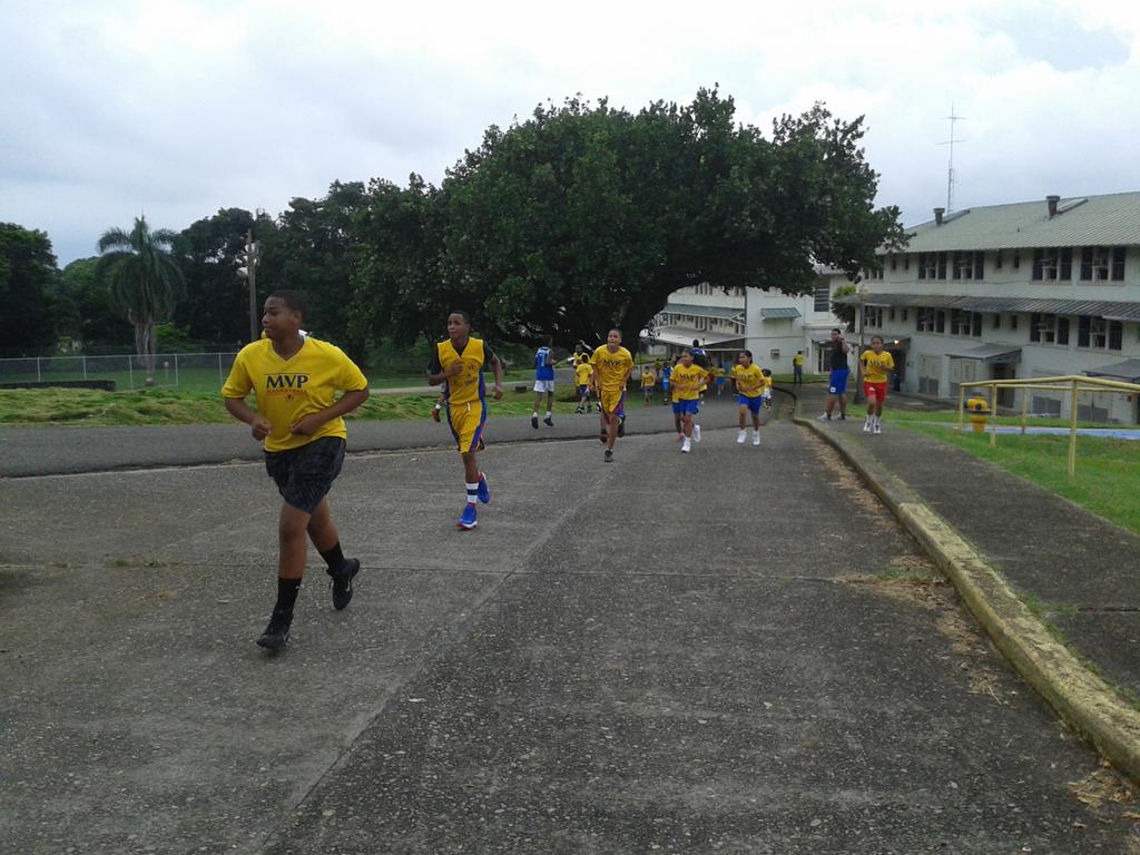 EscuelaMVP1's tweet photo. Temprano MVP calentando "Out doors" #Colonenpositivo #MVP4lifes https://t.co/cr9yhd9DTu