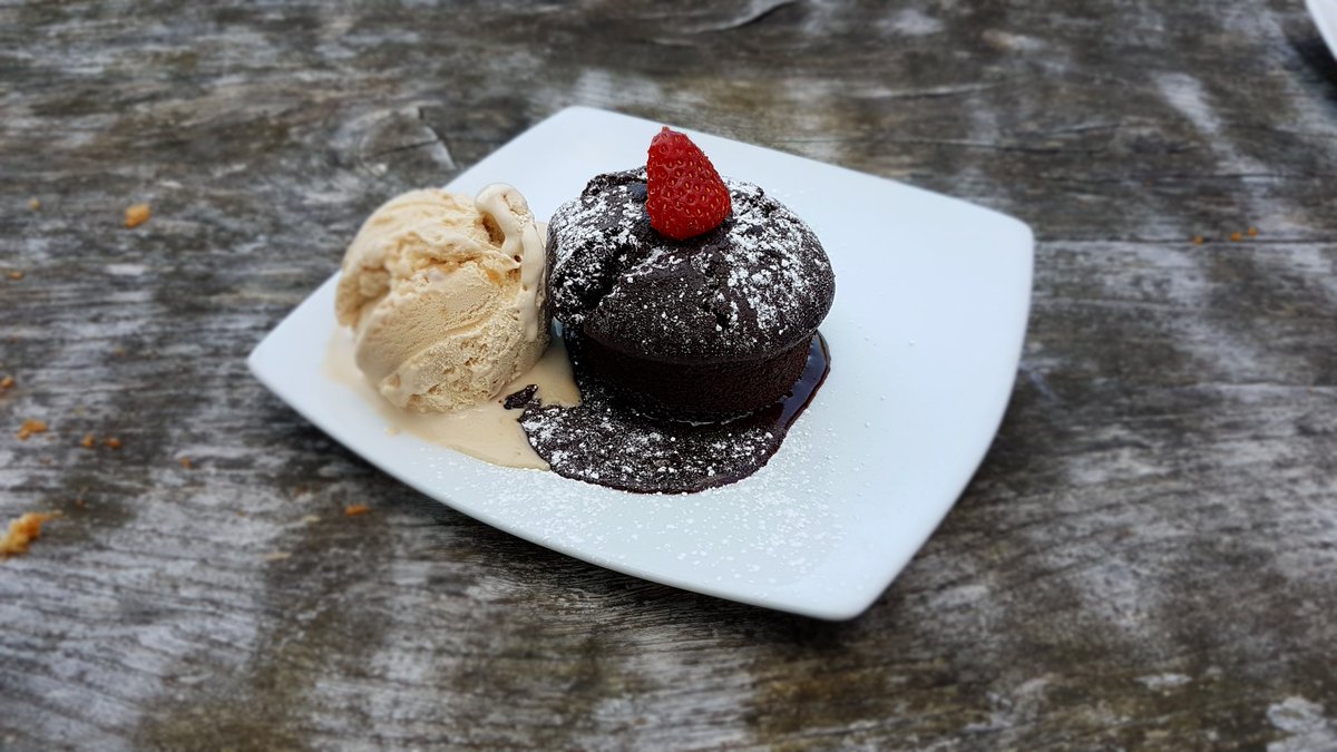 Just had a fantastic lunch <a href="/NewInn_Eype/">New Inn Eype</a> - best burger I've ever had!