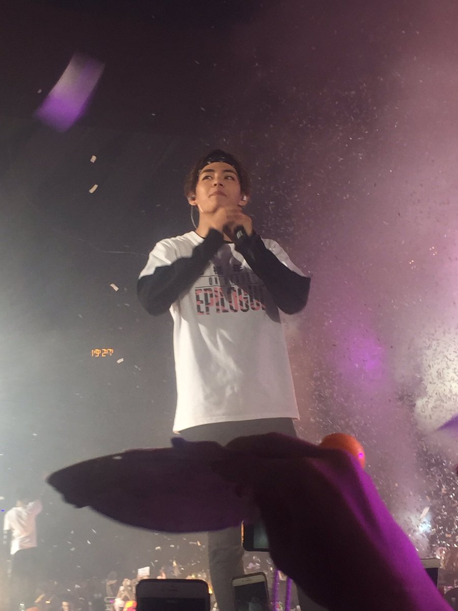 thenymph_'s tweet photo. แทฮยองน่ารักมากกกกกกกกกกกก #EPILOGUEinBKK https://t.co/85GxaOWoKe