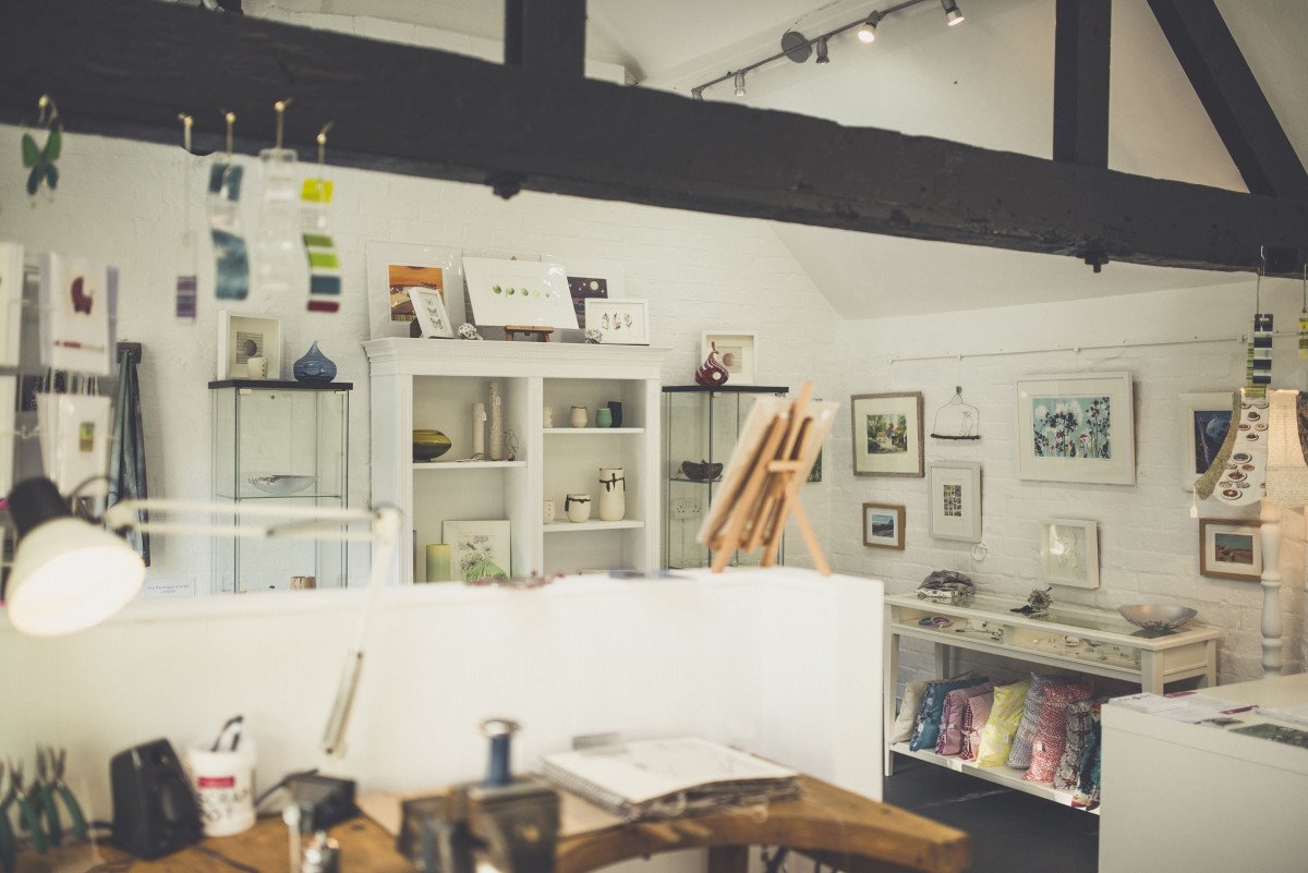 dmuenterprise's tweet image. Read how our support helped @Art_and_Design Design Crafts grad kick start @CSGalleryStudio bit.ly/1OifRGa