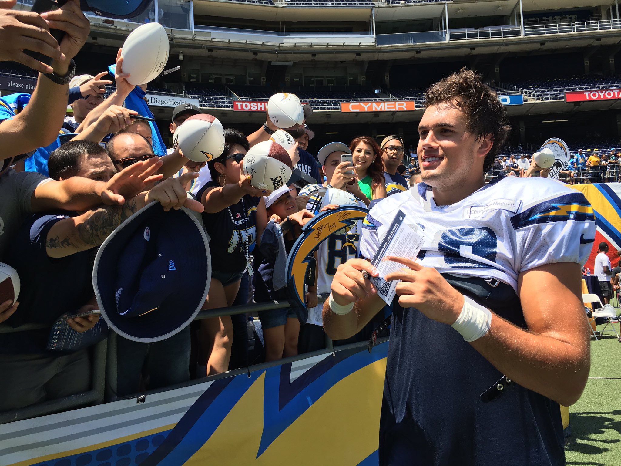 Los Angeles Chargers on Twitter "One lucky fan won tickets to a game