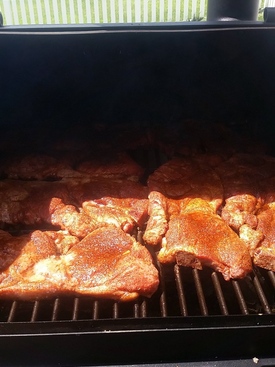 Sully_31's tweet image. Homemade rub and applewood will do the work now. #autopilotmode