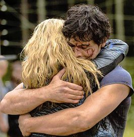 onewiththegay's tweet photo. Retweet - #Clexa  ( The 100 ) 

Fav/Like - #Bellarke  ( The 100 ) https://t.co/zT7rPrvFyK