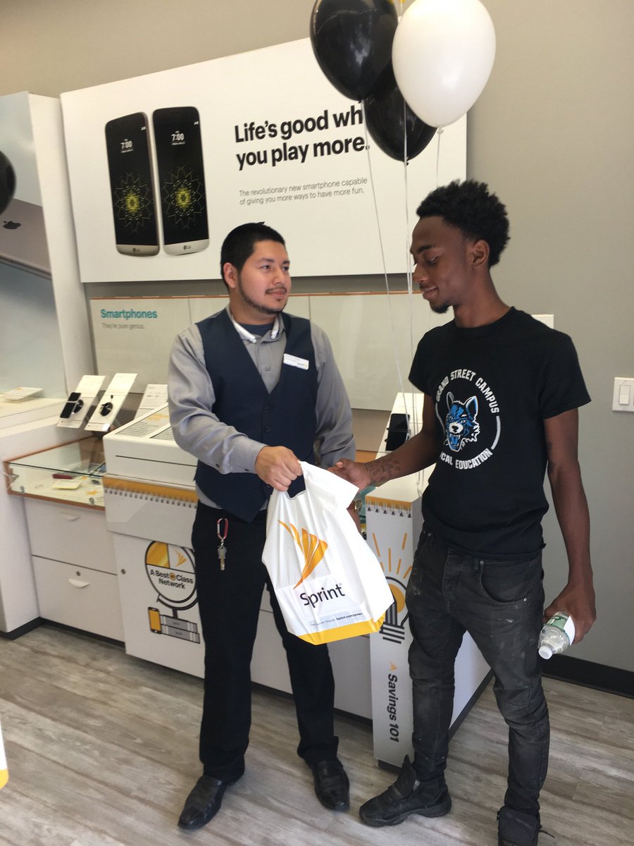 Boost_TonyP's tweet photo. @MobileCityJaySt phone issue converted into an Upgrade &amp; 2 AAL's
#SprintSaysThanks @Sprint4NYC https://t.co/59UsKl8qby