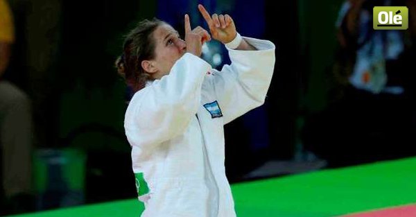 DiarioOle's tweet photo. ¡Paula Pareto ganó la final de los 48 kilos y se coronó campeona! Oro para Argentina https://t.co/aCHibZmhw4 https://t.co/iD2hP7xURv