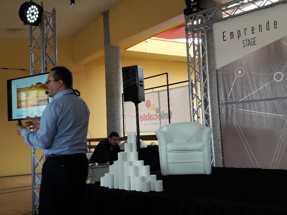 UP2PLAYcom's tweet photo. Stage Emprende" Para aprender a liderar debo liderarme yo mismo" #Tech_MediaFest #Up2Play https://t.co/76vUx9kFeR