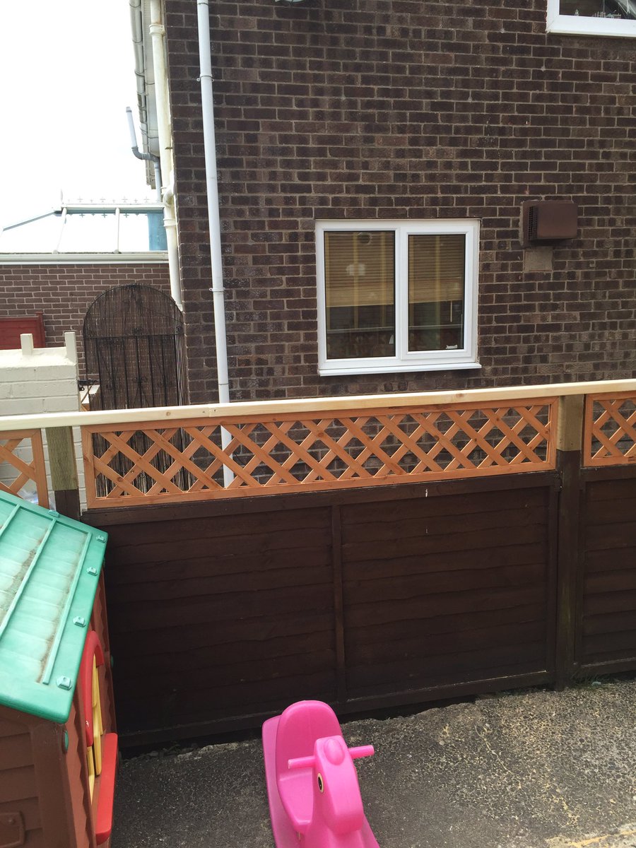 GuvnorRhys's tweet image. @Gareth_Llew @jontheplumber54 it&apos;ll do! #fenceproject
