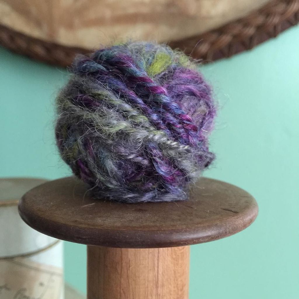 amypierpont's tweet photo. First attempt at #navajoply. The jury is still out ๐ #handspun #woollocks #handcard #ravelโฆ https://t.co/YWfa2KXQ2U https://t.co/jRDmlyQuR3