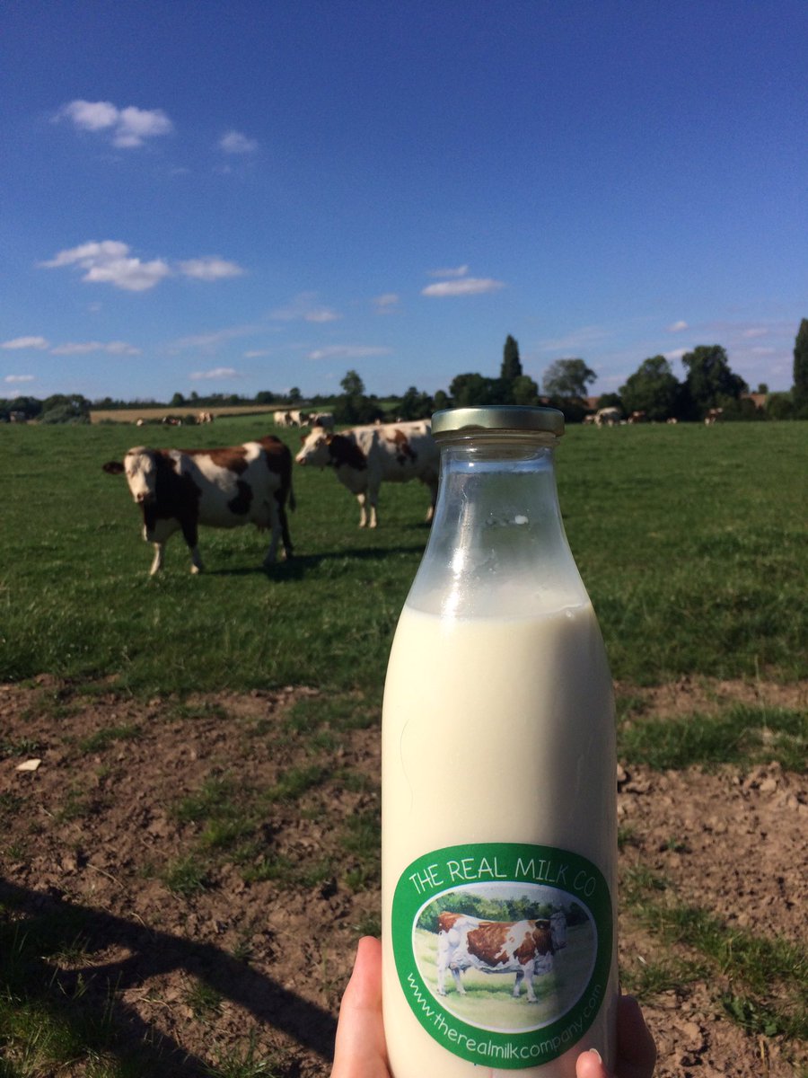 _luce_johnson's tweet photo. Just been to the The Real Milk Co. for some vending machine milk! 🐄🐮 #realmilkrealgood #farmingdiversification https://t.co/hj0L3EP1p8