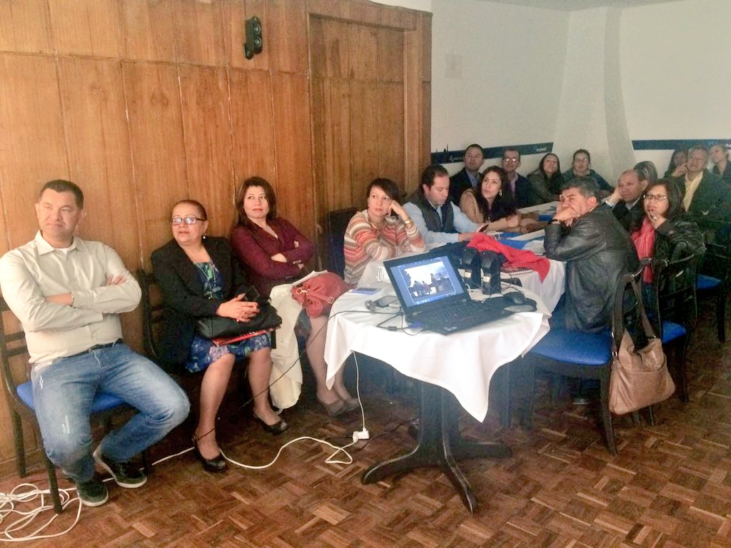 leito6125's tweet photo. Unidad Regional de Emprendimiento, Empresarismo y Fondo Emprender Boyacá presenta propuesta SBDC, a todo el equipo. https://t.co/JK59m4KPRD