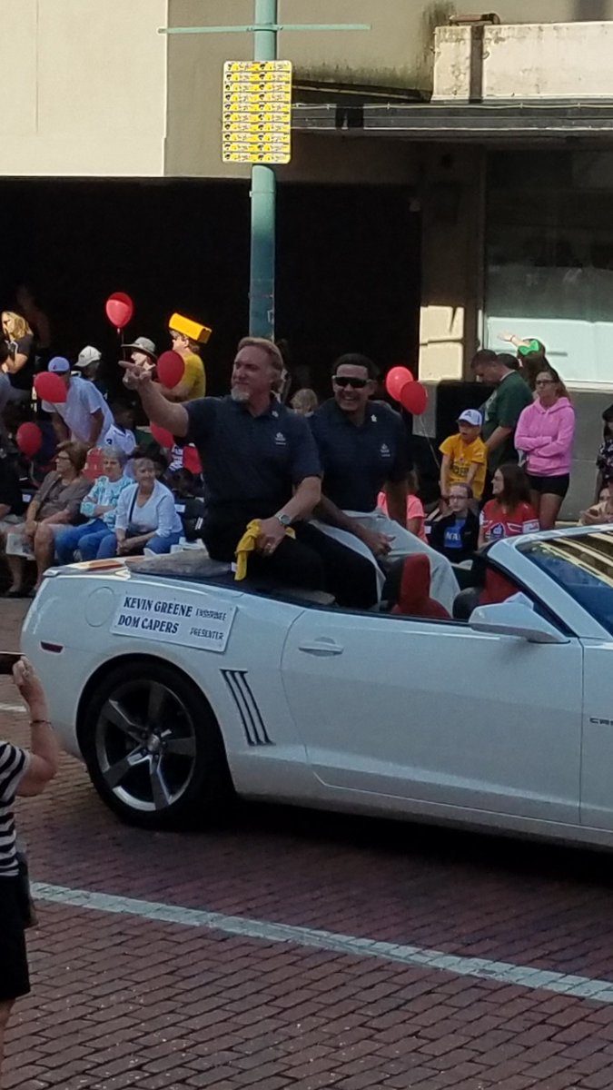 JDBoyd28's tweet photo. Kevin Greene HOF inductee @BoydJessyb26 @DFWKids2014 @michaelirvin88 https://t.co/nlzcDeyLVz