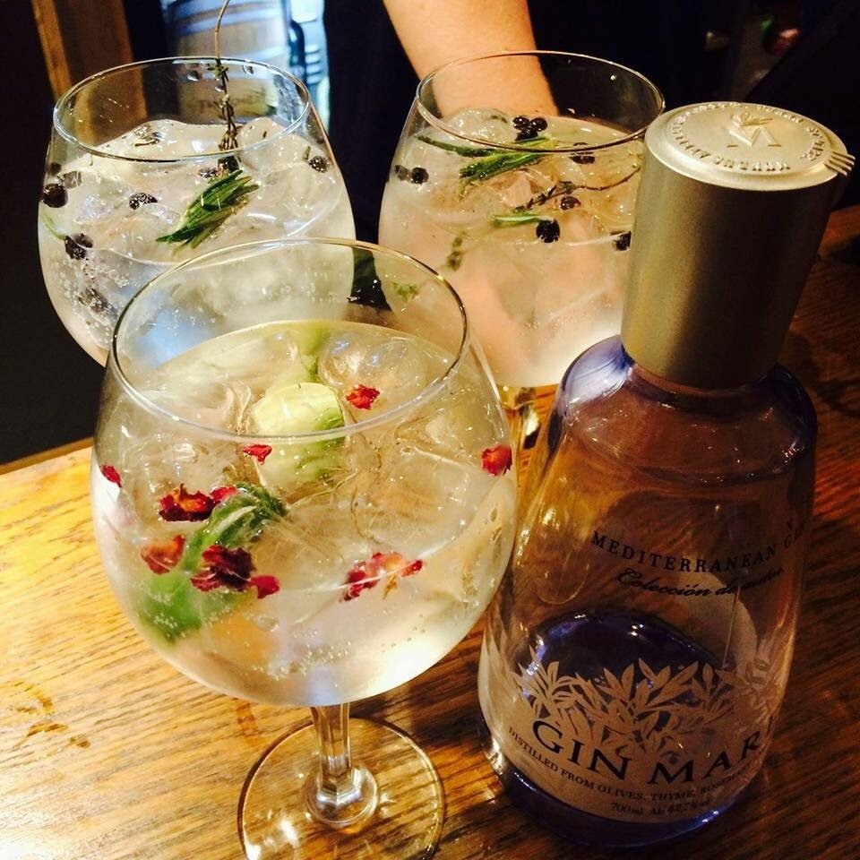 Our Guildhall Island Gin is specially made for The Queen Charlotte pub in #Windsor. Best served with berries &amp; lime