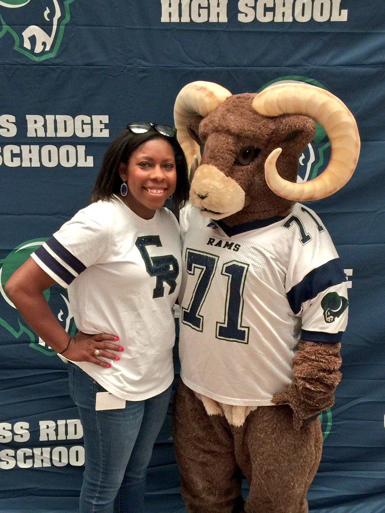 CypressRidgeHS's tweet photo. Thank you to all clubs and organizations for helping today!!! #ramexpress https://t.co/2D2SbmuEKf