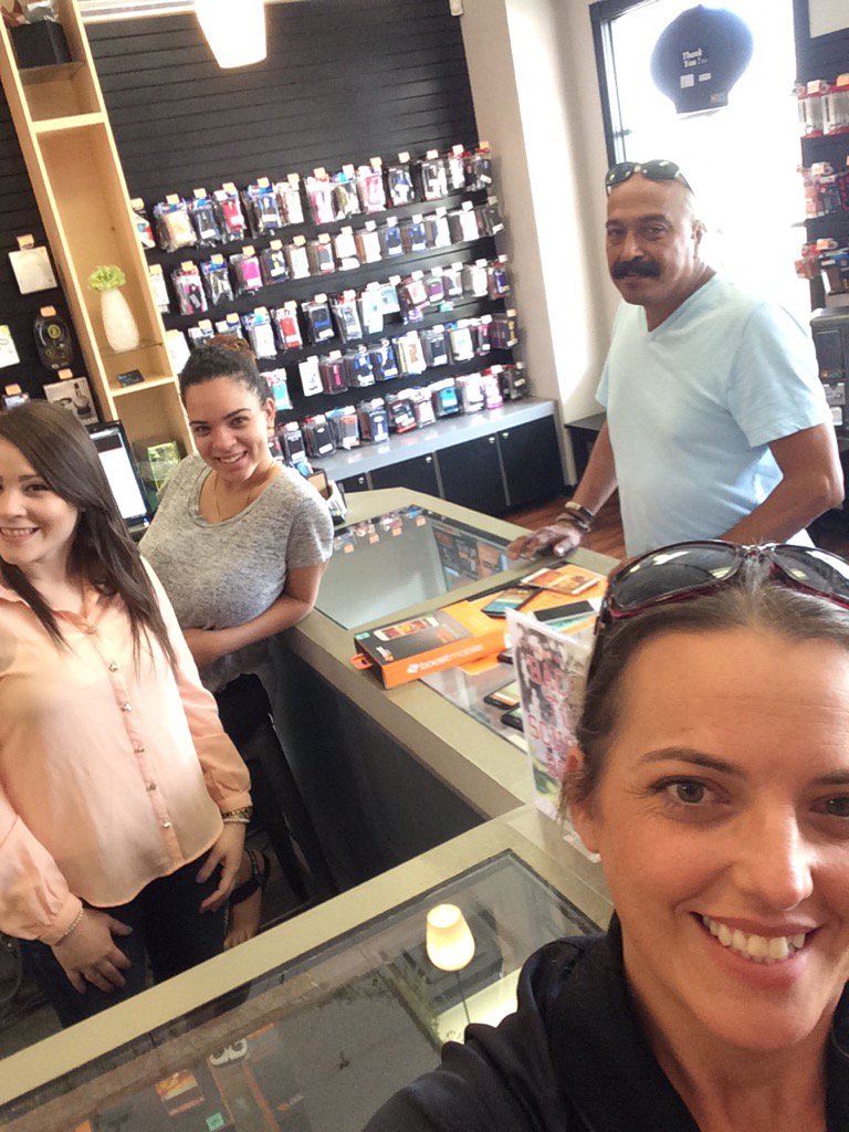 LA_SPG_Reed's tweet photo. Wolverine Wireless making deals with their own BOGO promo! @krisspragg @alexiaautin @JonDBlitz https://t.co/7DtEKOSkIE