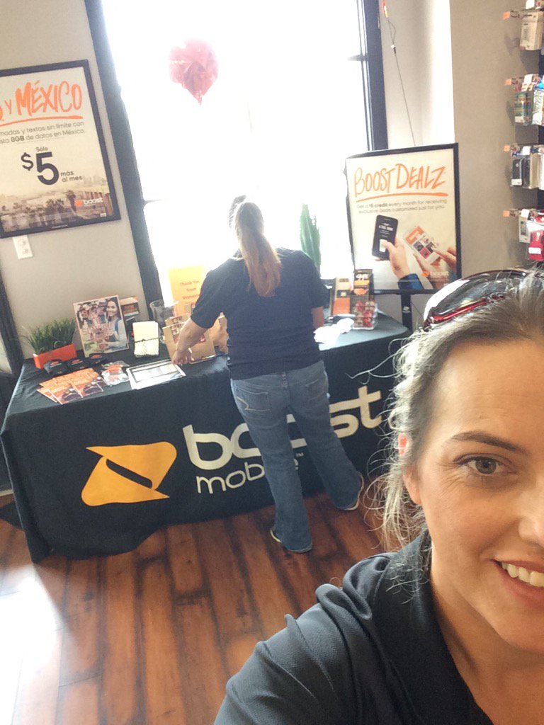 LA_SPG_Reed's tweet photo. Wolverine's making deals all day with popcorn and free gifts to boot! @alexiaautin @krisspragg @JonDBlitz https://t.co/r8zArsaaeI