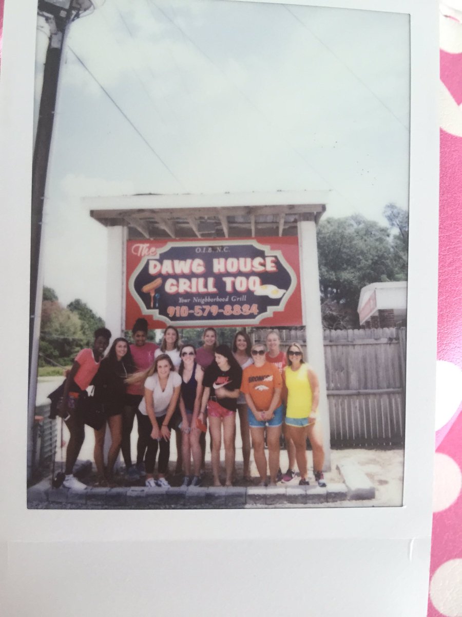 ddayvolleyball's tweet photo. Kicking off our 2016 season with a team trip to Sunset Beach!! https://t.co/bB0cQv9bYE