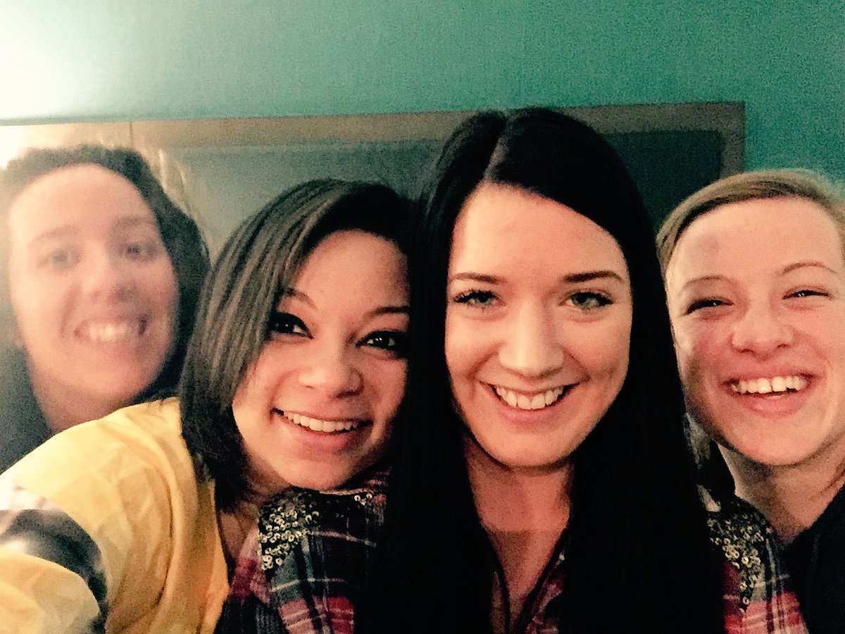 TweeterlessCass's tweet photo. A year ago today I met my #Squad for life. Now I don't know what I'd do w/o them👯👯✨💘 #OTHFam #FAOTH @nyquist_alex https://t.co/kJaQO5MDiE