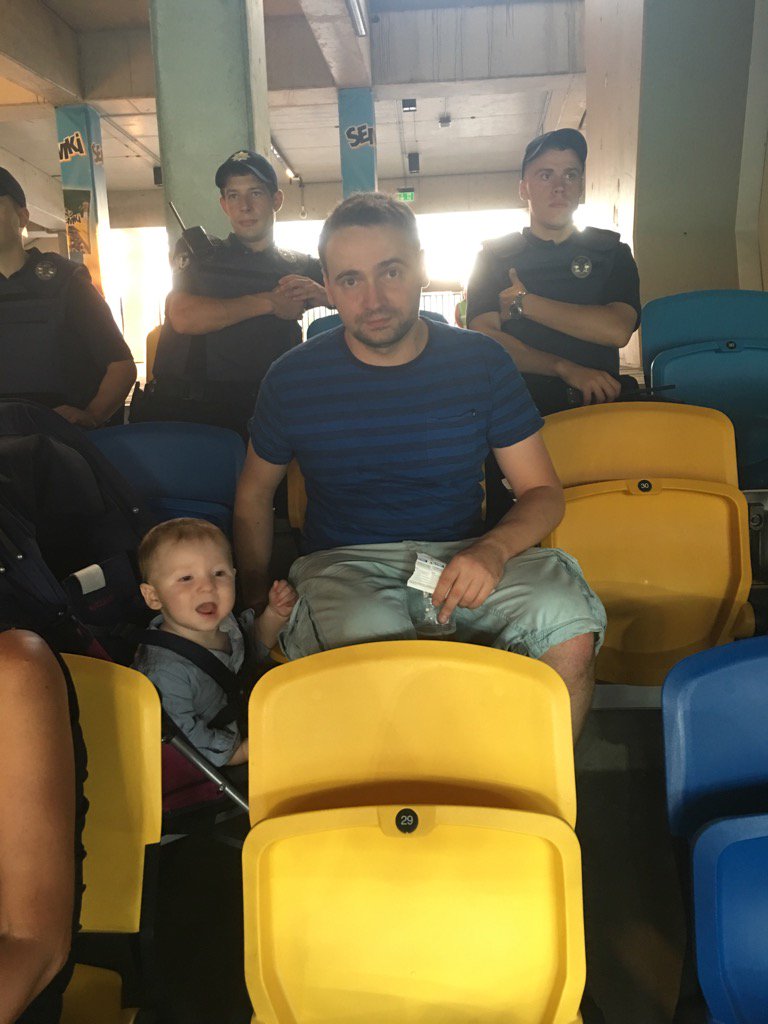 d1b's tweet image. Пробили выезд #fcdd #fcdk