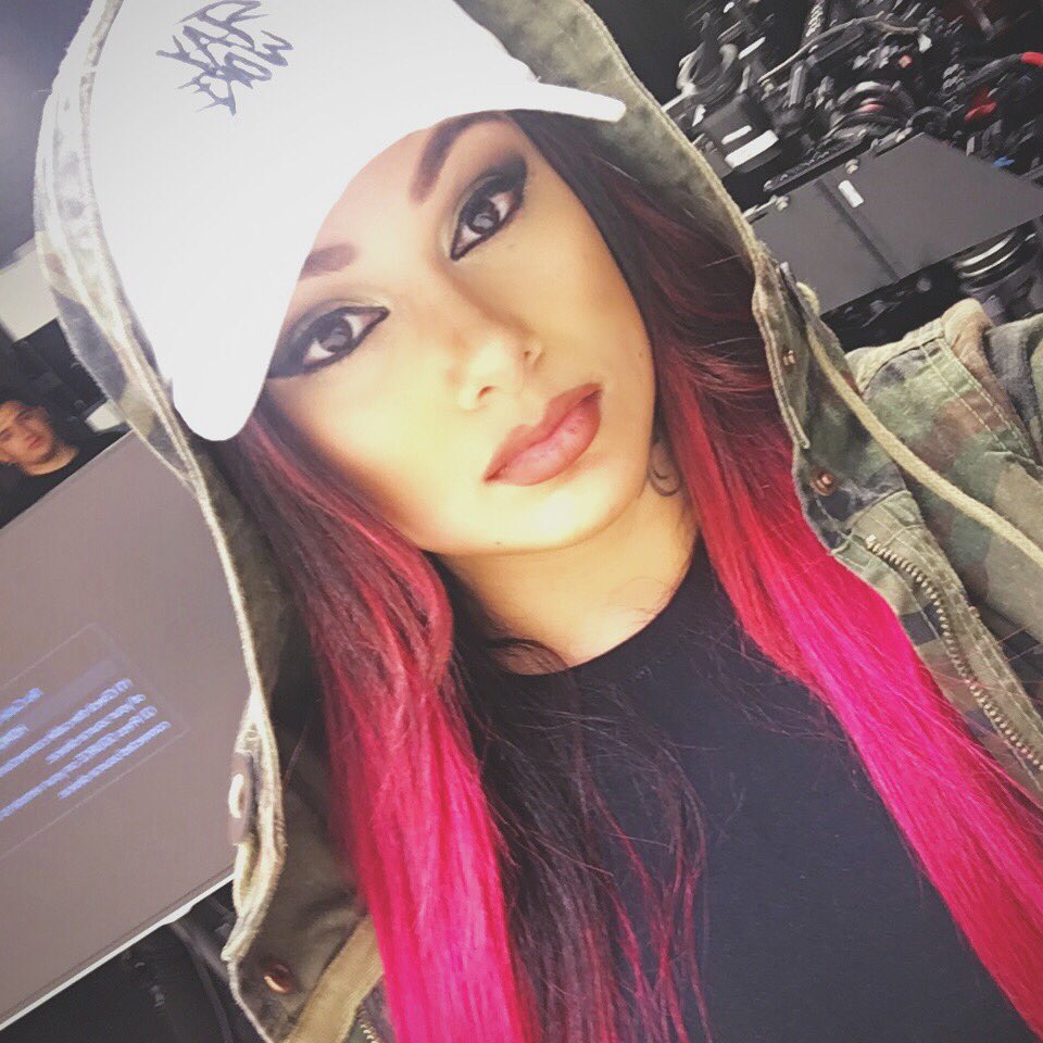 SNOW THA PRODUCT on Twitter.