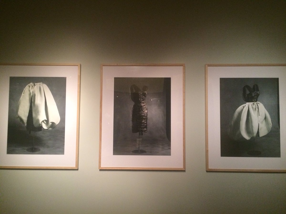 BreakInspi's tweet photo. Balenciaga sobrevivió a la Segunda Guerra Mundial por sacar diseños versátiles a causa  de la baja economía https://t.co/9WECSbTW6Z