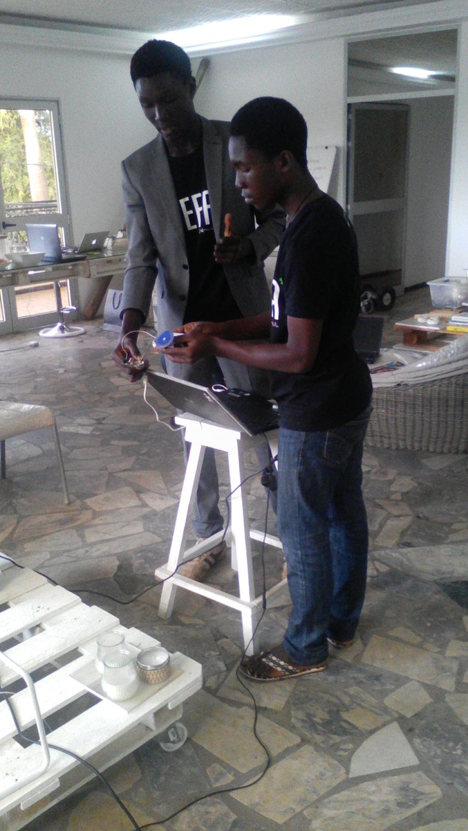 AgriTechWeHub's tweet photo. #Pitch #Demo #Feedfish Team  presenting live @woelab #Auto feed fish @Lome @Wennovation @CTAflash #ICT4Ag https://t.co/yirlhma9tQ