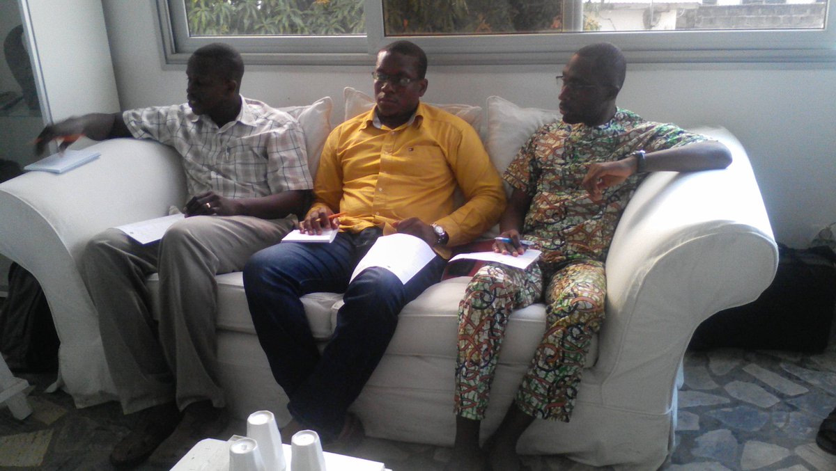 AgriTechWeHub's tweet photo. #Pitch #Demo #Feedfish Team  presenting live @woelab #Auto feed fish @Lome @Wennovation @CTAflash #ICT4Ag https://t.co/yirlhma9tQ