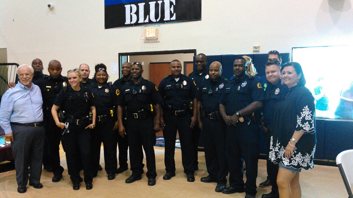 DPDSCNPO's tweet photo. #Faith Family Academy @DPDSCNPO  @CKArnold2015  @ChiefSmithDPD  @DPDWilliams @ErikRWilson @caseyt07 https://t.co/UyINxTfORC
