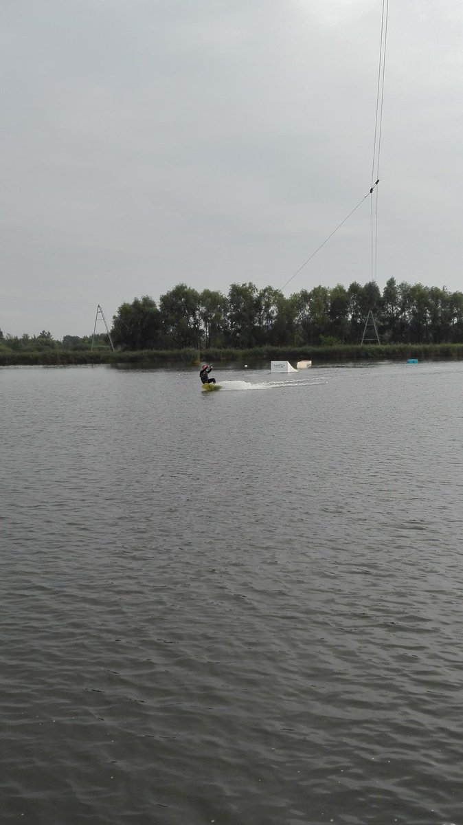 MichalNiemirski's tweet photo. Czas rozpocząć urlop ... #wakeforfriends Grodzisk pod Warszawa oj ciężko było #wakeboarding https://t.co/VxZyDVUtzM