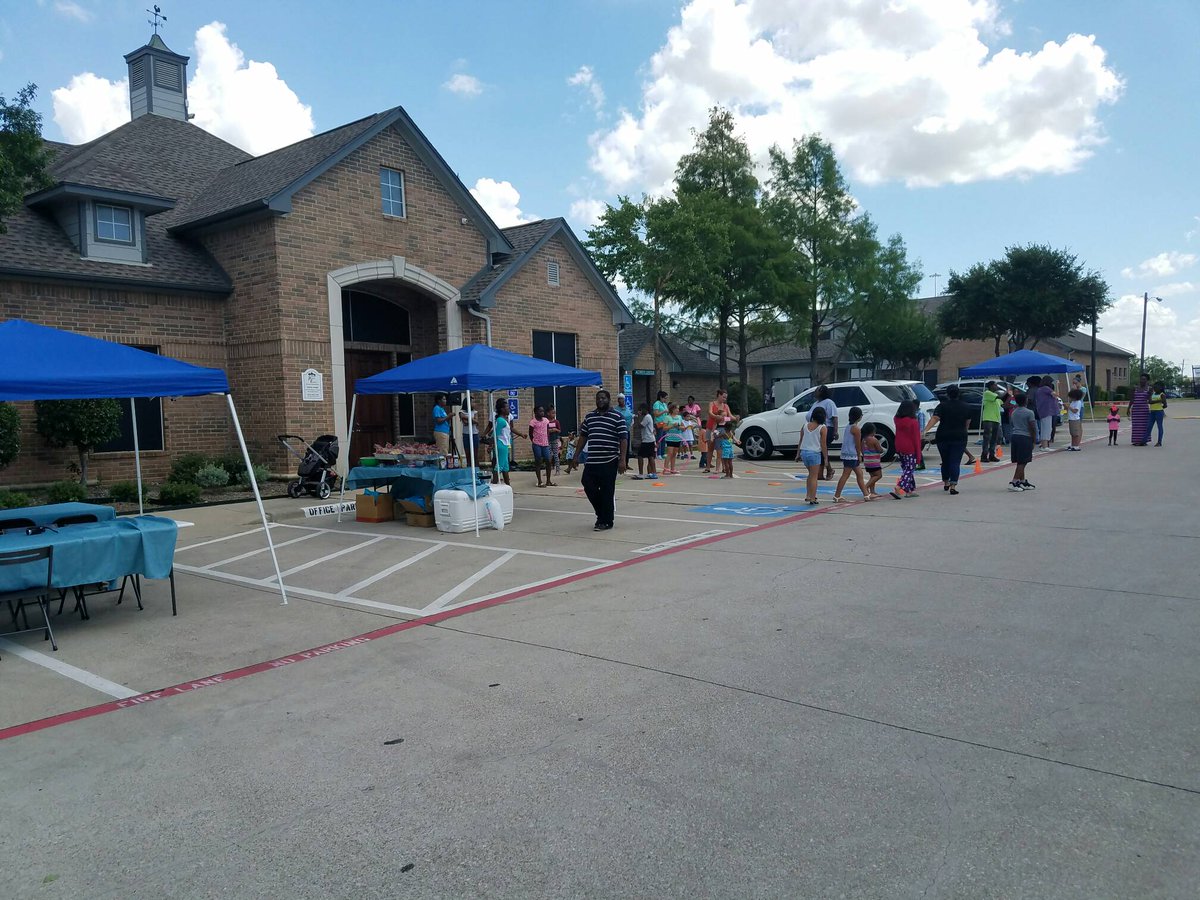 SolomonAdair's tweet photo. Back to School Jam 2016!
Free School supplies!
Prairie Estates Apartments!
https://t.co/07qwKmOyNe https://t.co/Lw5sECowIq
