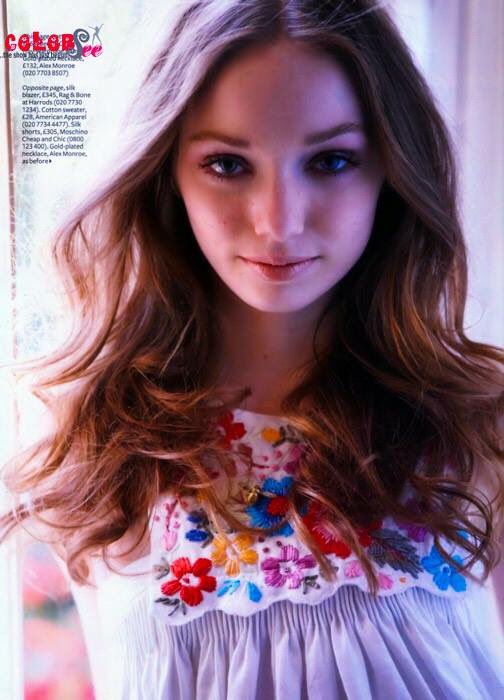 korrieskorner's tweet photo. What a beauty! Love #EleanorTomlinson . She is a spectacular #DemelzaPoldark #youngmodellife โค๏ธ๐ https://t.co/V6M1aS6Tl7