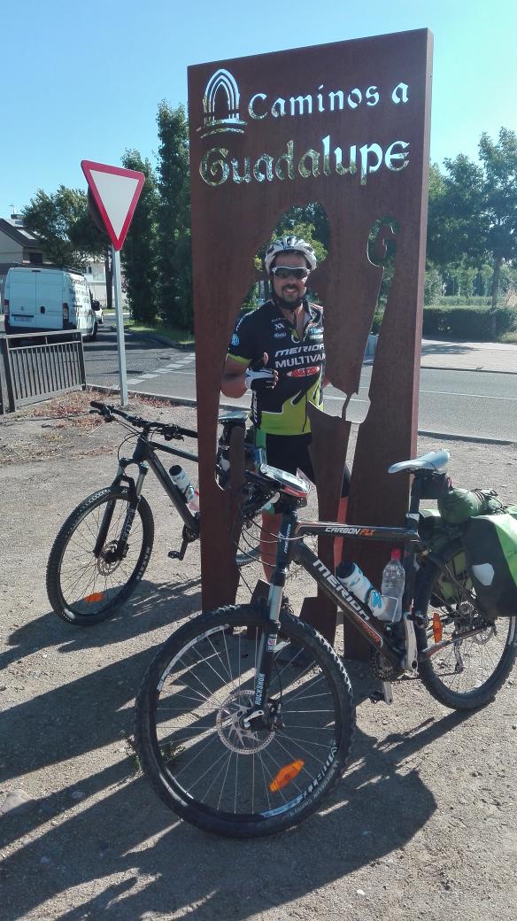 BicigrinExtrem's tweet photo. Séptima etapa finalizada y ya en tierras extremeñas recorriendo @RumboaGuadalupe de Valencia a Mérida https://t.co/OT1wW7GnNk